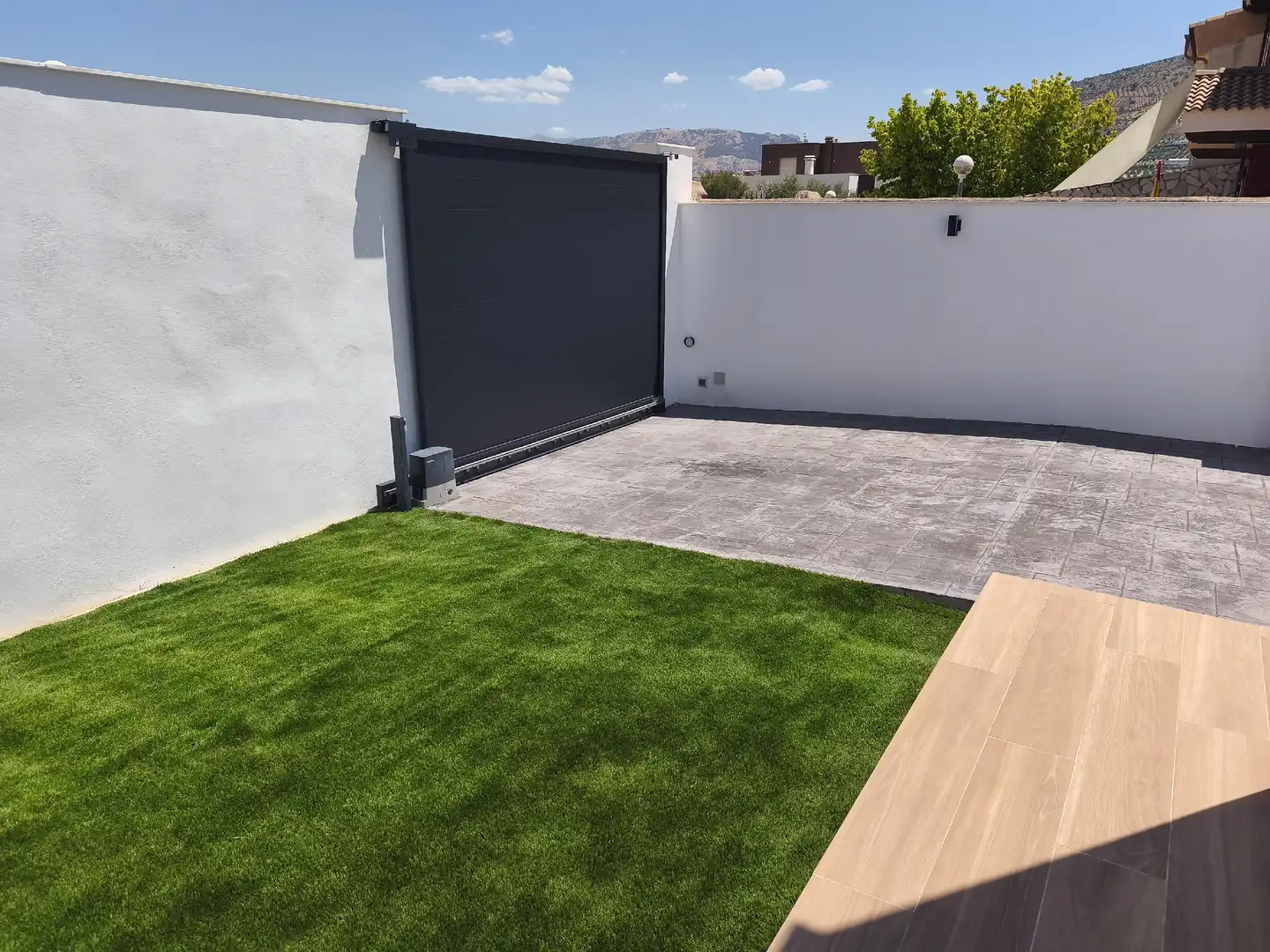 Terrassa de Casa adosada en venda en La Guardia de Jaén amb Aire condicionat, Calefacció i Jardí privat