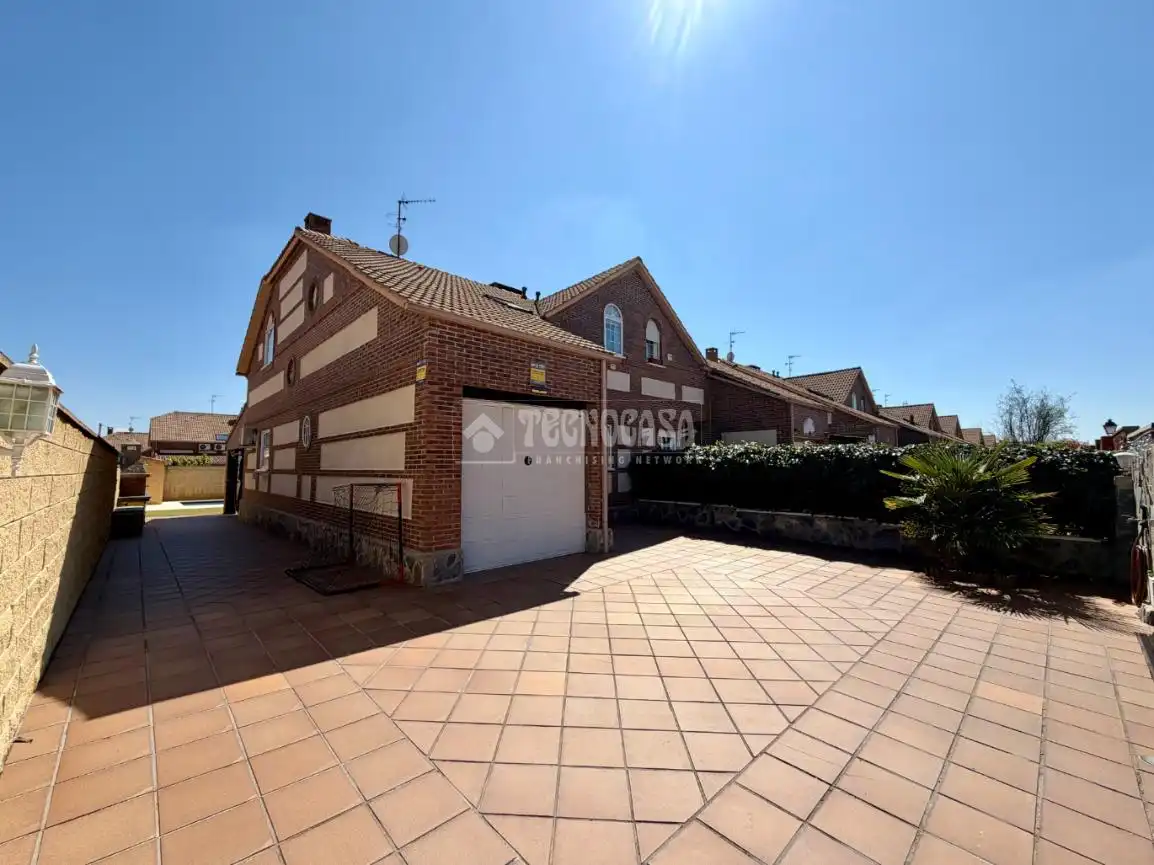 Detached homes for sale in Villanueva de la Torre