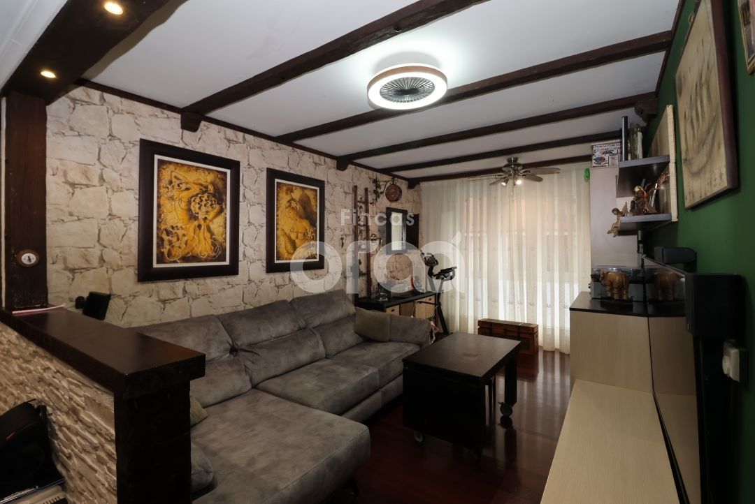 Living room of Flat for sale in Santurtzi   with Heating and Furnished