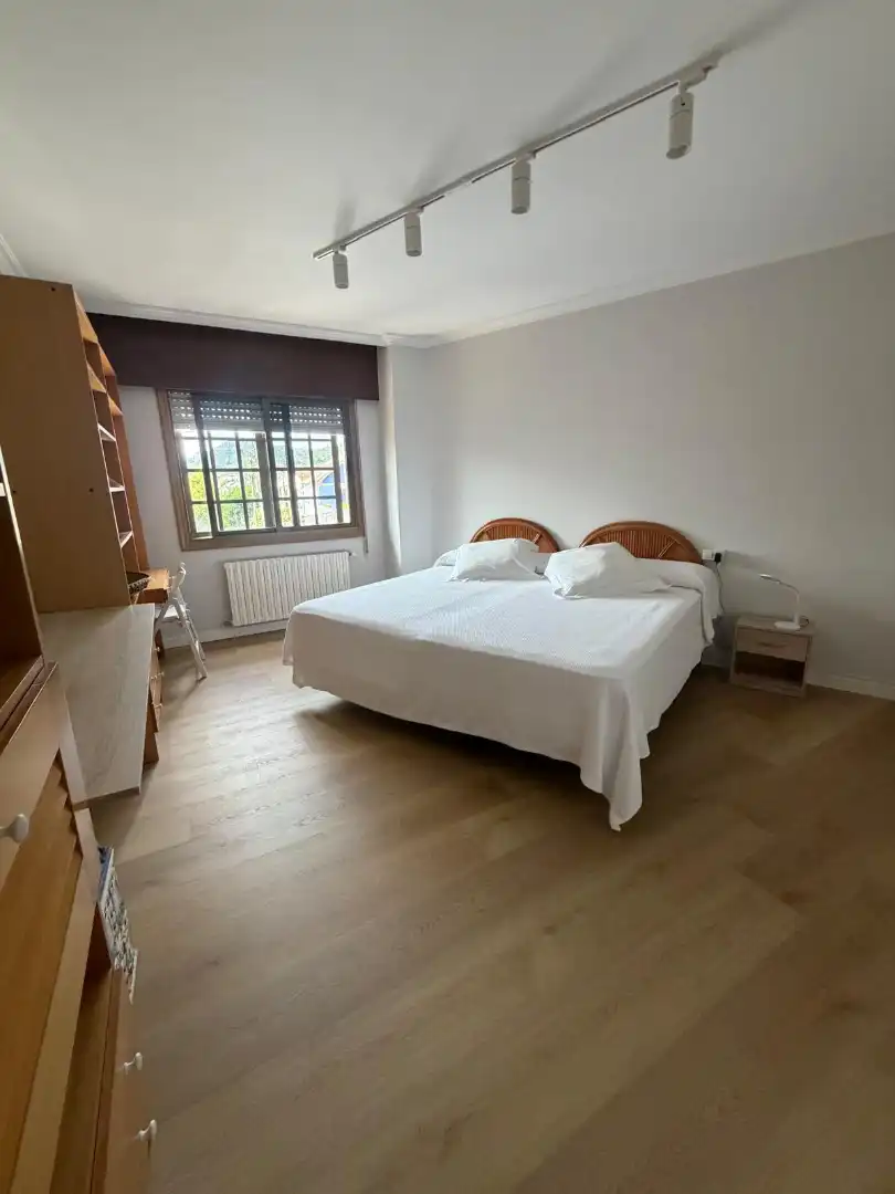 Habitación de Piso de alquiler en Cangas  con Calefacción, Terraza y Amueblado