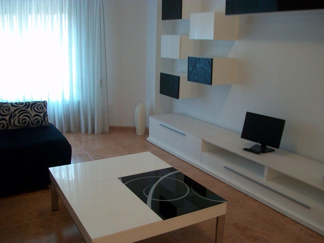 Sala d'estar de Pis de lloguer en  Logroño amb Calefacció, Terrassa i Forn