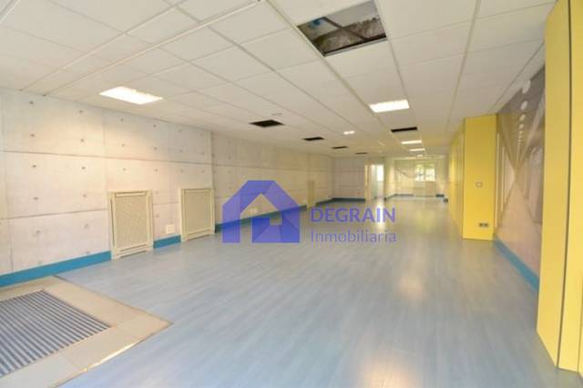 Local comercial en Alquiler en Oviedo - CALLE JUAN ESCALANTE DE MENDOZA en Santo Domingo - El Campillín