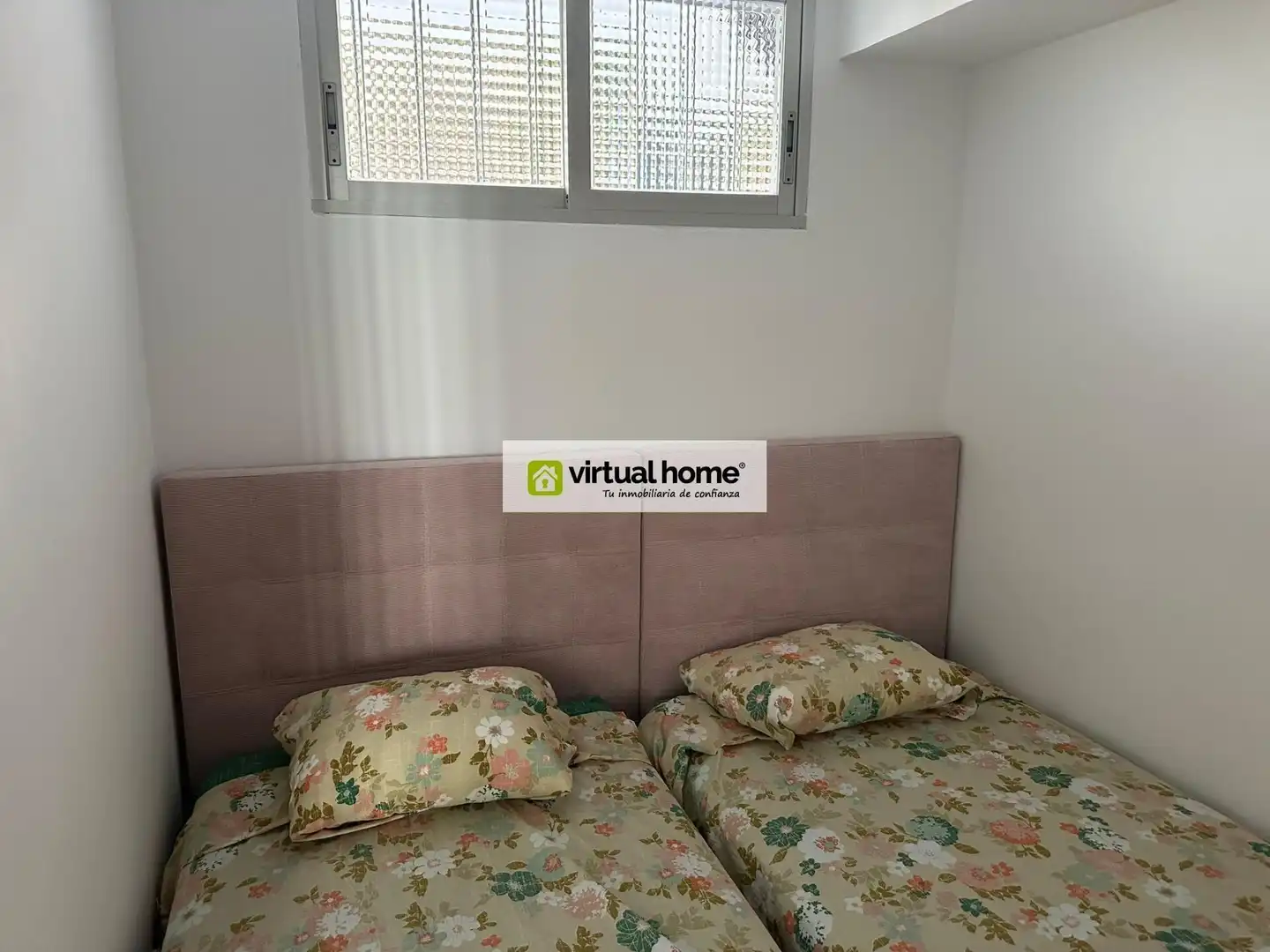 Dormitori de Apartament en venda en Benidorm amb Aire condicionat i Piscina comunitària