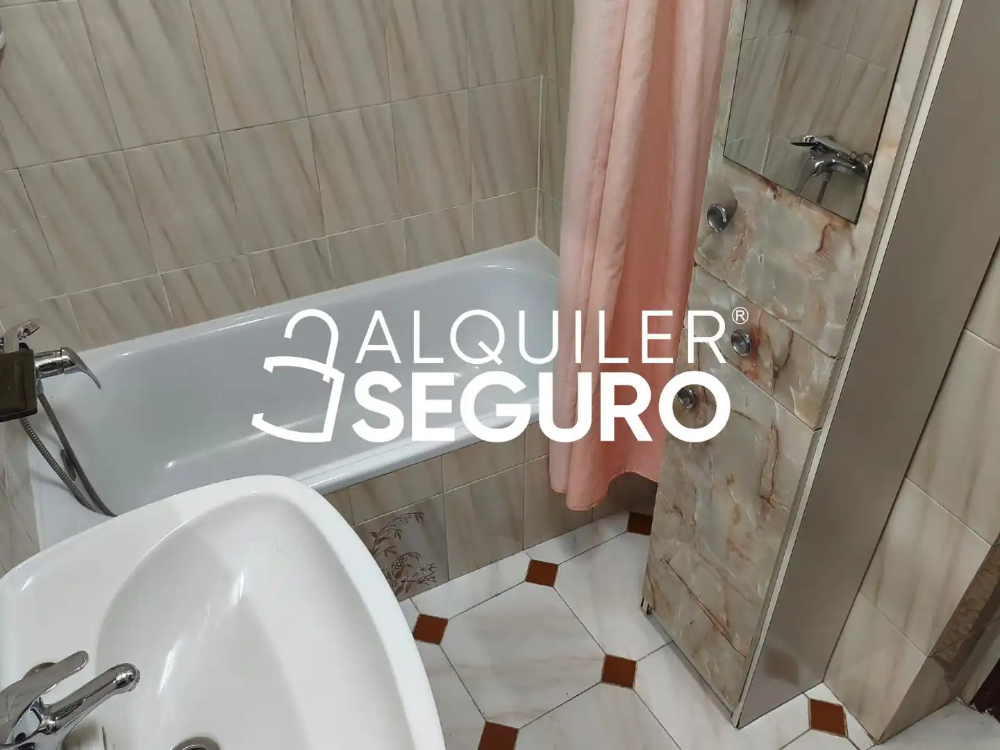 Piso con ascensor en alquiler en De Carmona, imagen 4