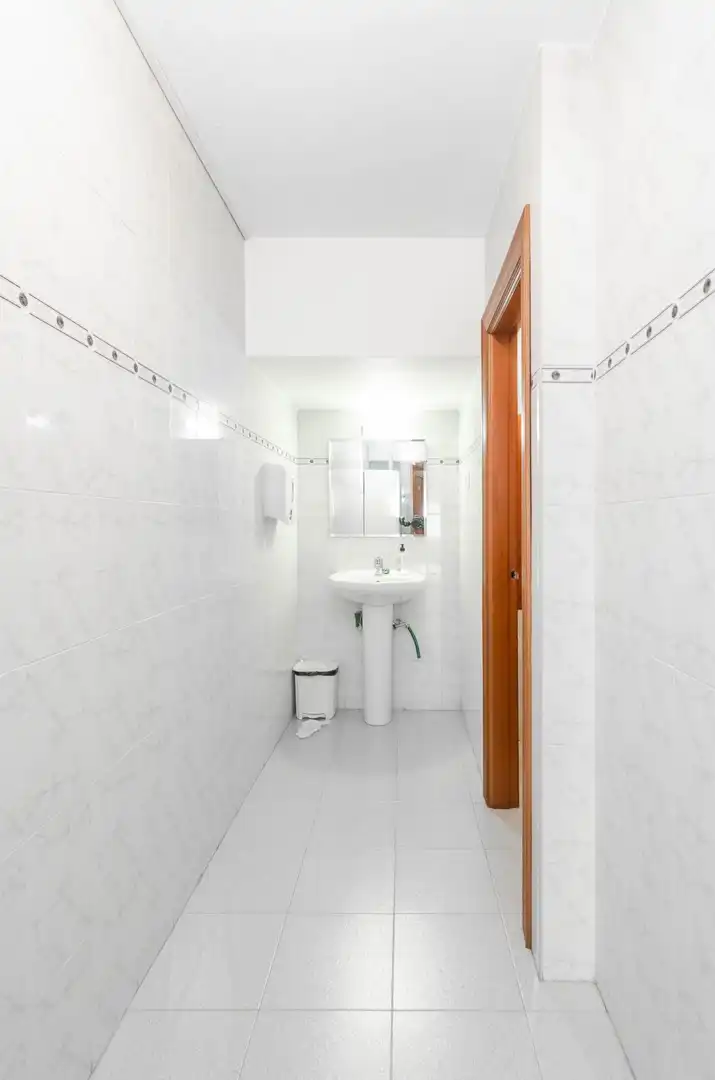 Baño de Local en venta en Oviedo 