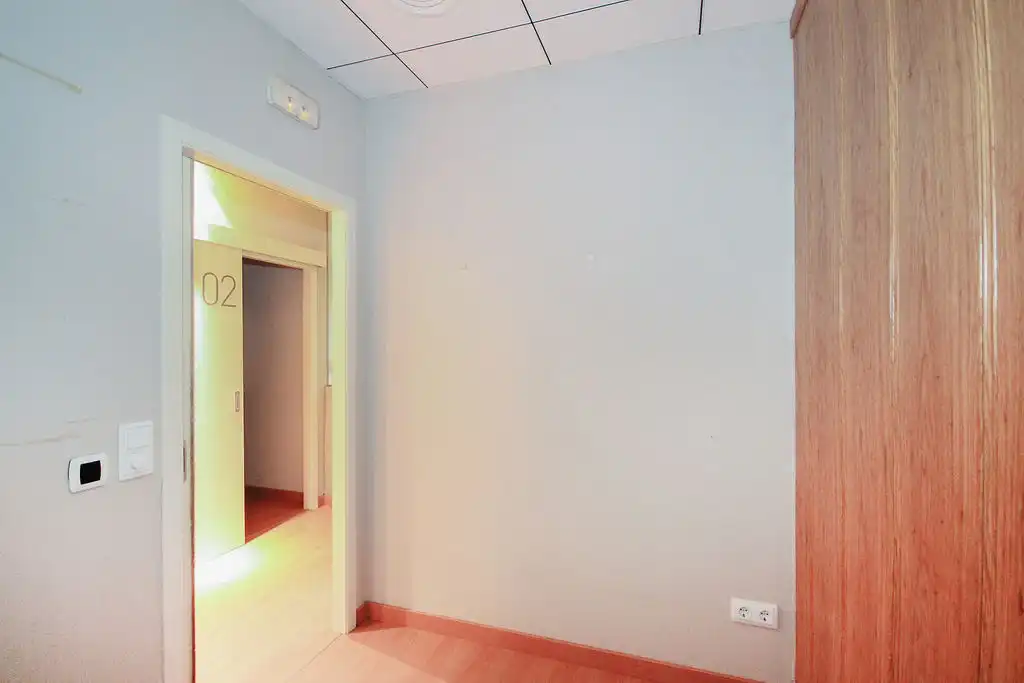 Business premises for sale in C/ Joan Llaverias, imagen 15