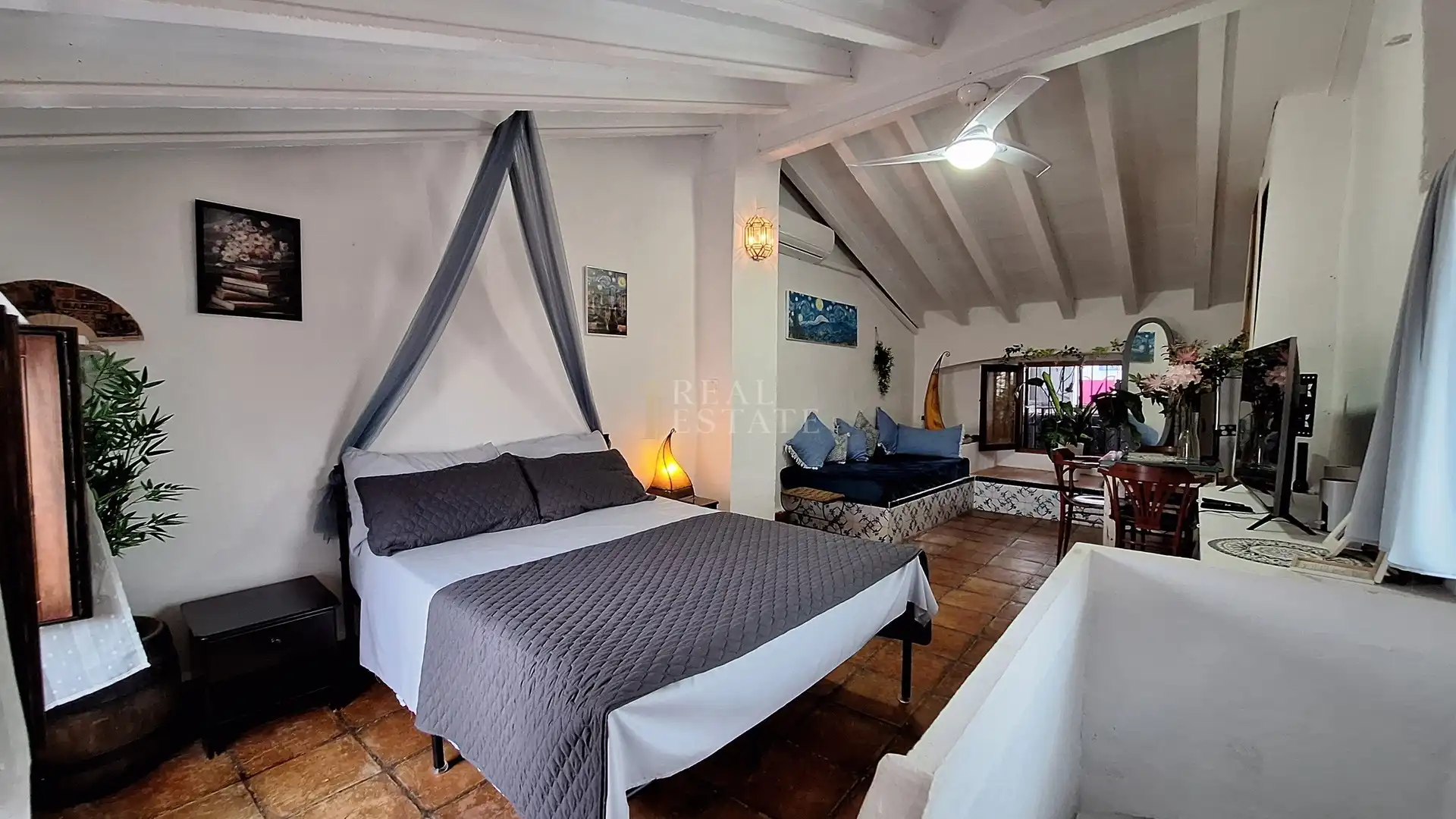 Bedroom of Detached homes for sale in Oliva  with Air Conditioner, Storage room and Jacuzzi