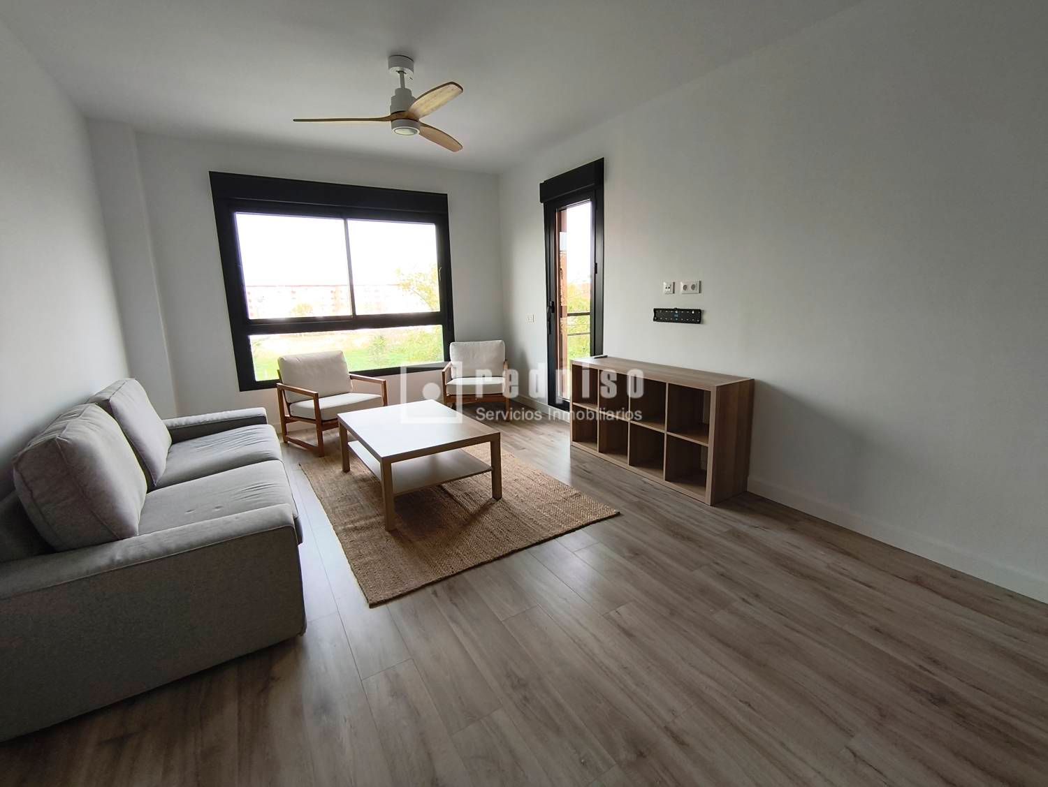 Sala d'estar de Pis de lloguer en Camas amb Aire condicionat, Calefacció i Jardí privat