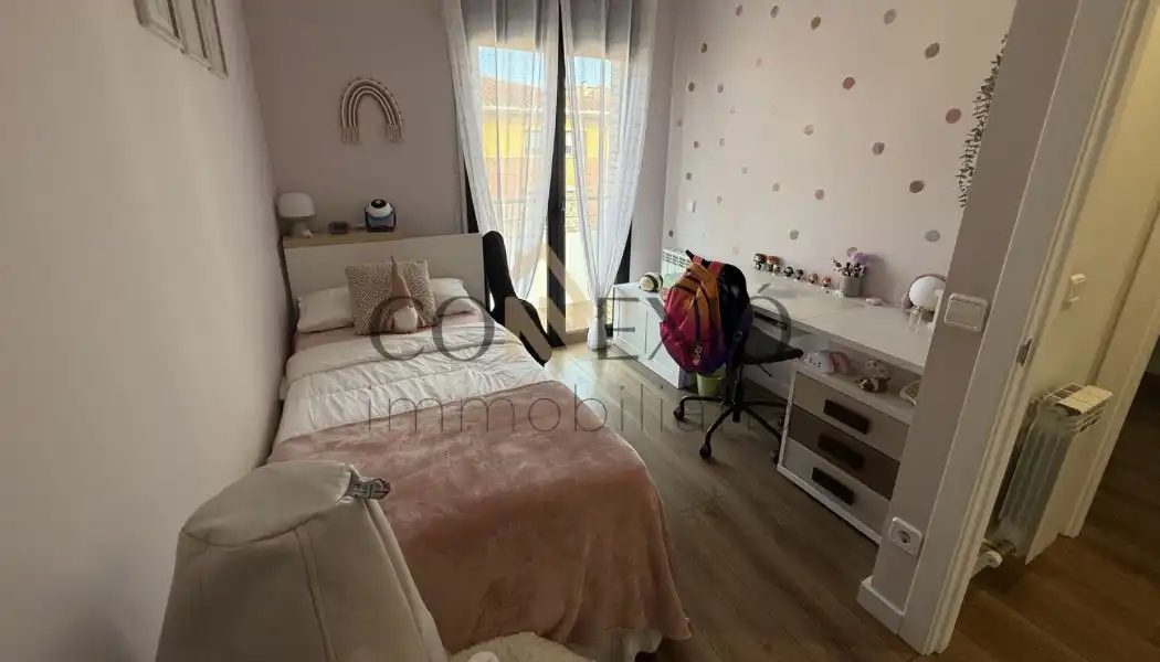 Habitación de Casa o chalet en venta en Sarrià de Ter con Aire acondicionado, Calefacción y Jardín privado