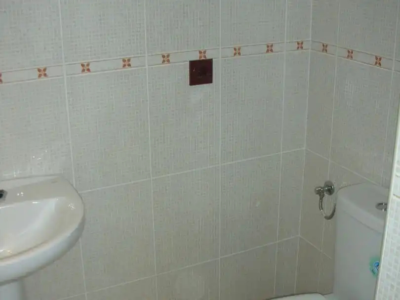 Baño de Local de alquiler en Molina de Segura con Aire acondicionado y Alarma