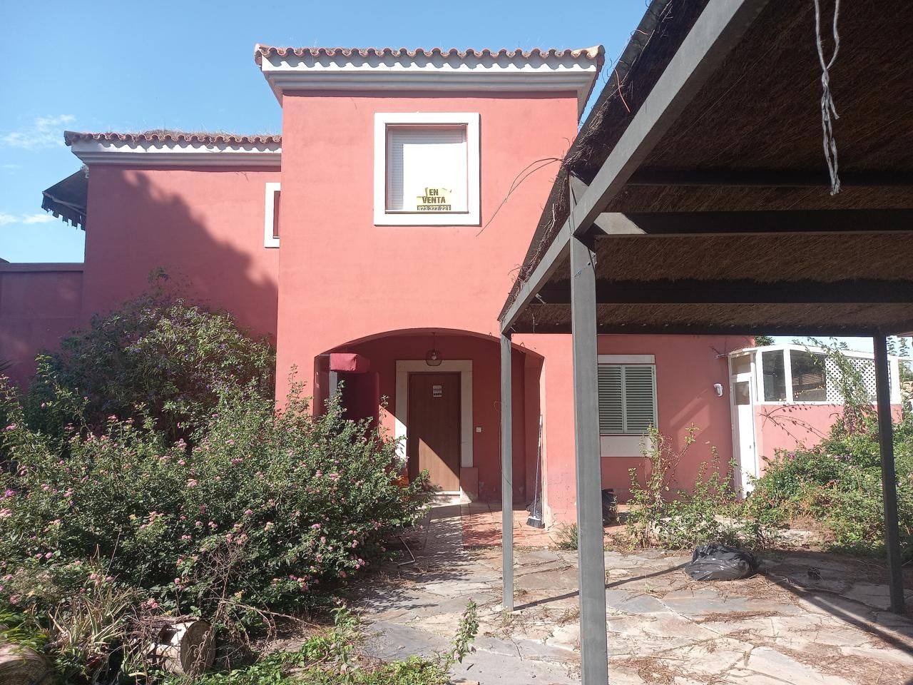 Vista exterior de Casa o xalet en venda en Bollullos de la Mitación amb Jardí privat i Piscina