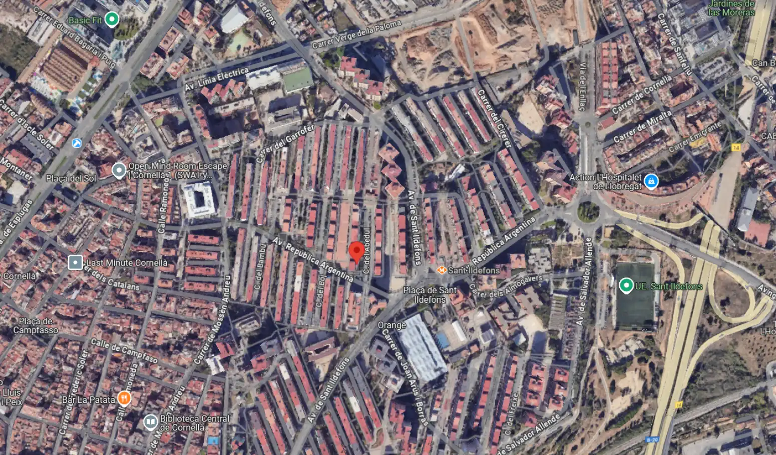 Vista exterior de Pis en venda en Cornellà de Llobregat