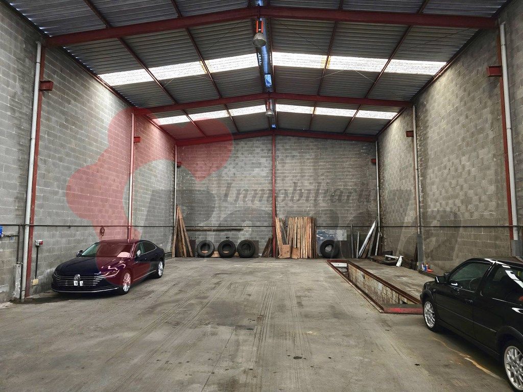 Industrial buildings for sale in Lugo Capital