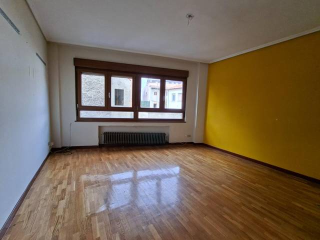 Piso en Venta en Calle Calle Sorribas, 4, 4 en Noreña