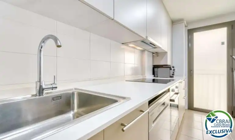Cuina de Àtic en venda en Figueres amb Terrassa i Balcó