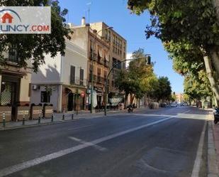 Exterior view of Flat to rent in  Sevilla Capital  with Air Conditioner