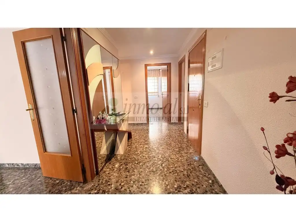 Flat with terrace for sale in Calle San Fernando, imagen 2