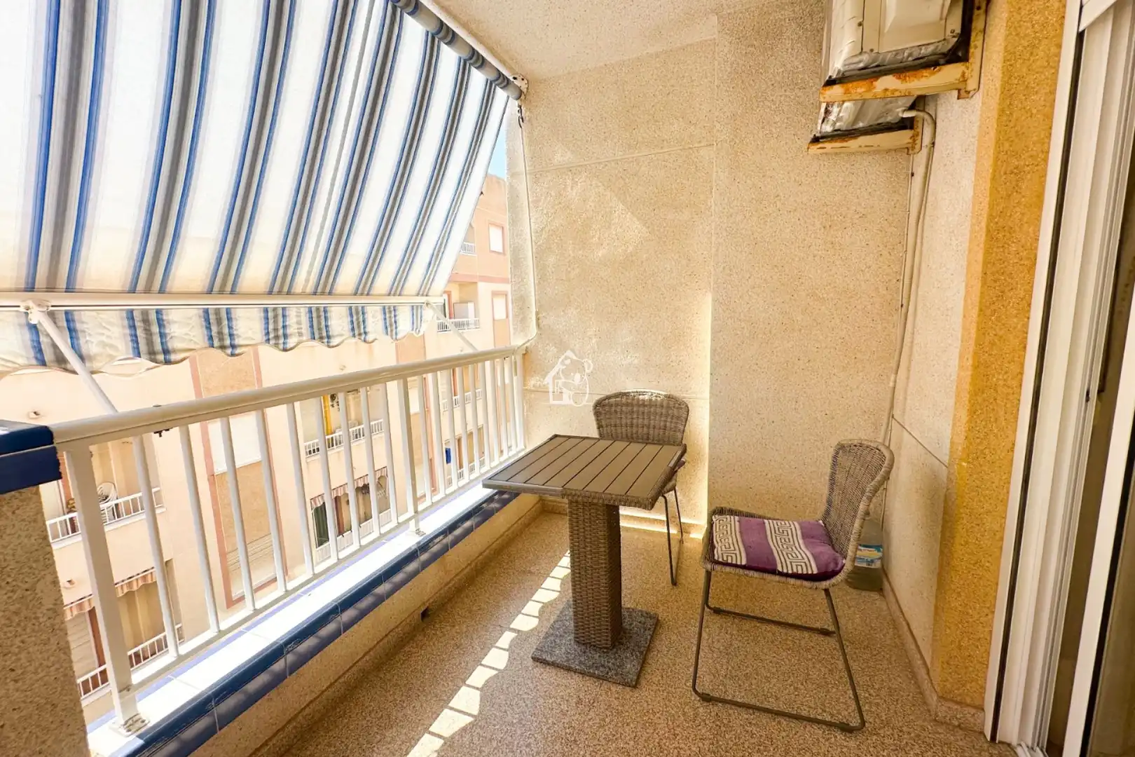 Terraza de Apartamento de alquiler en Guardamar del Segura con Aire acondicionado, Terraza y Amueblado