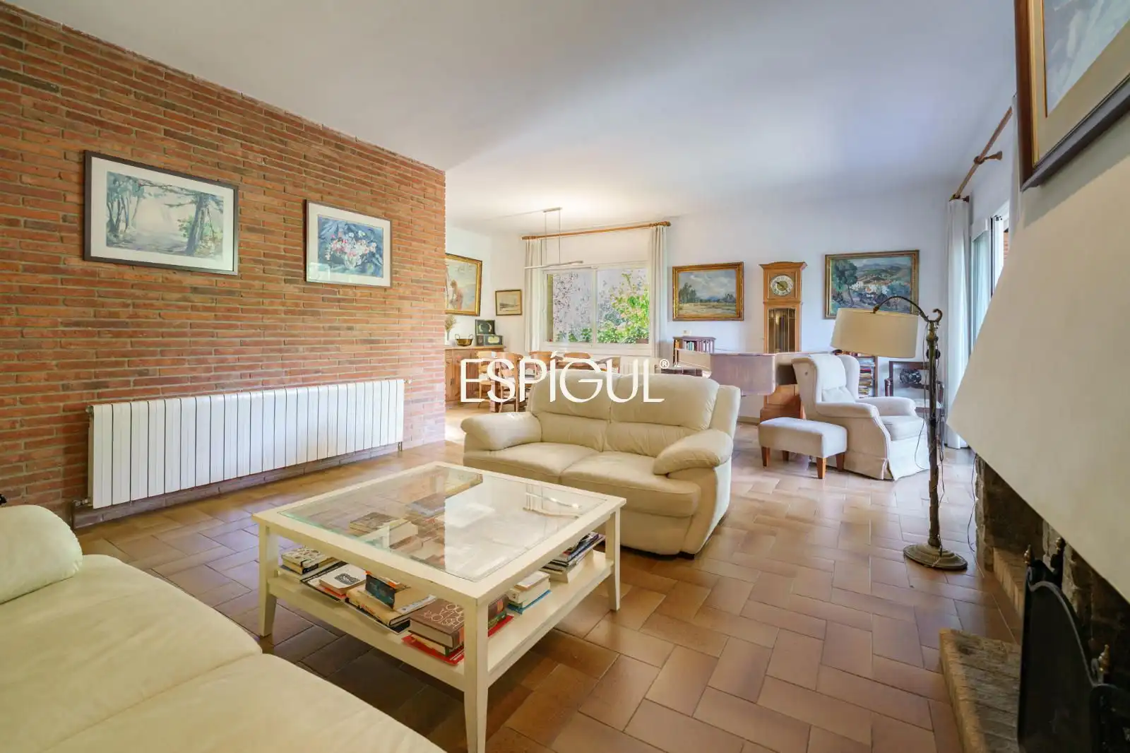 Sala de estar de Casa o chalet en venta en Cerdanyola del Vallès con Calefacción, Terraza y Trastero