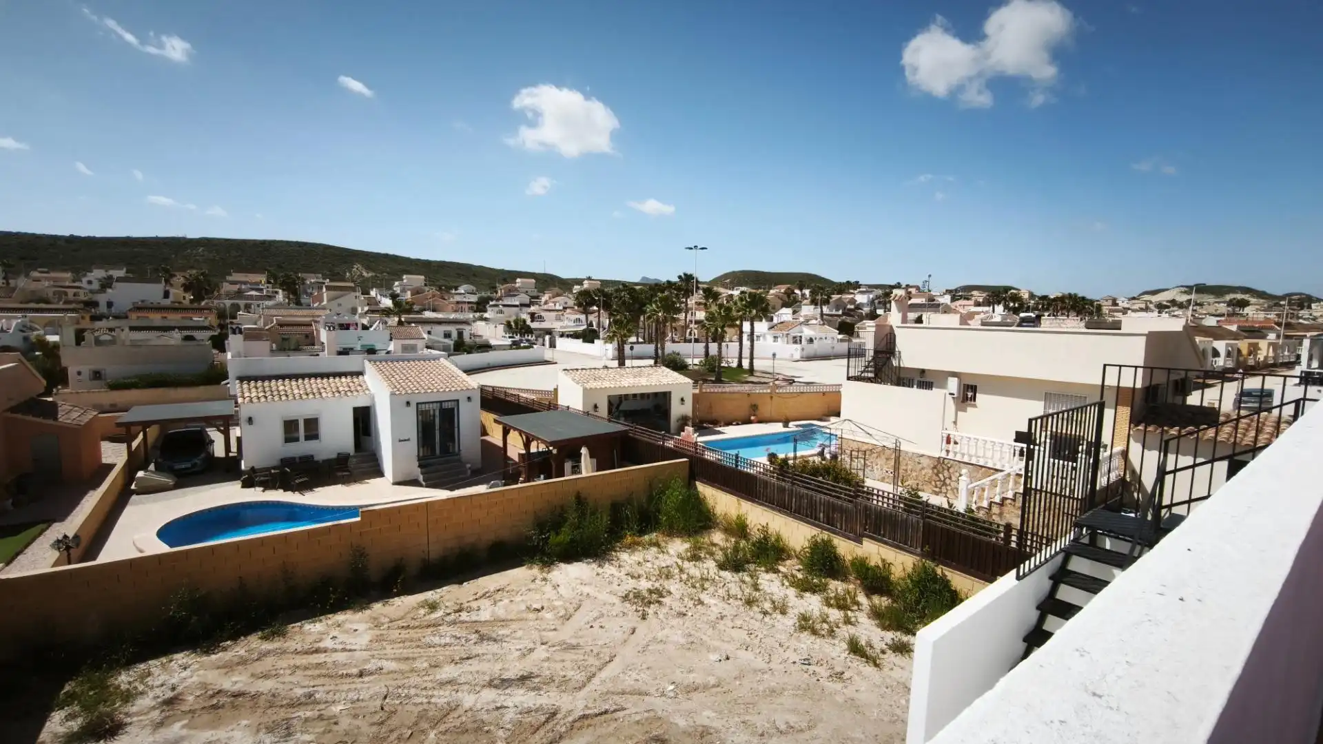 Vista exterior de Casa o xalet en venda en Mazarrón amb Jardí privat, Terrassa i Moblat