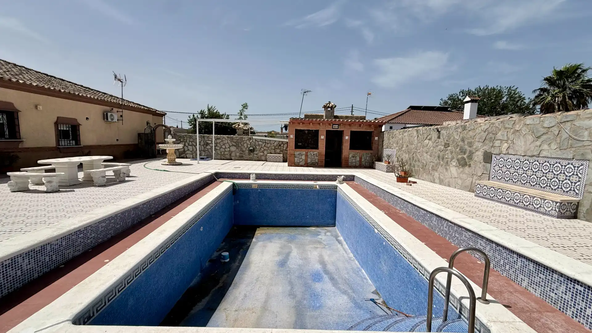 Piscina de Casa o chalet en venta en Chiclana de la Frontera con Aire acondicionado, Calefacción y Jardín privado