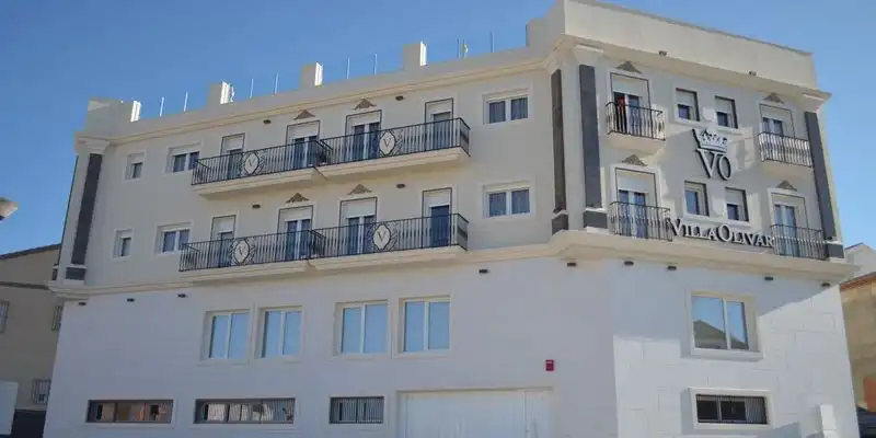Vista exterior de Edificio en venta en Casariche con Alarma