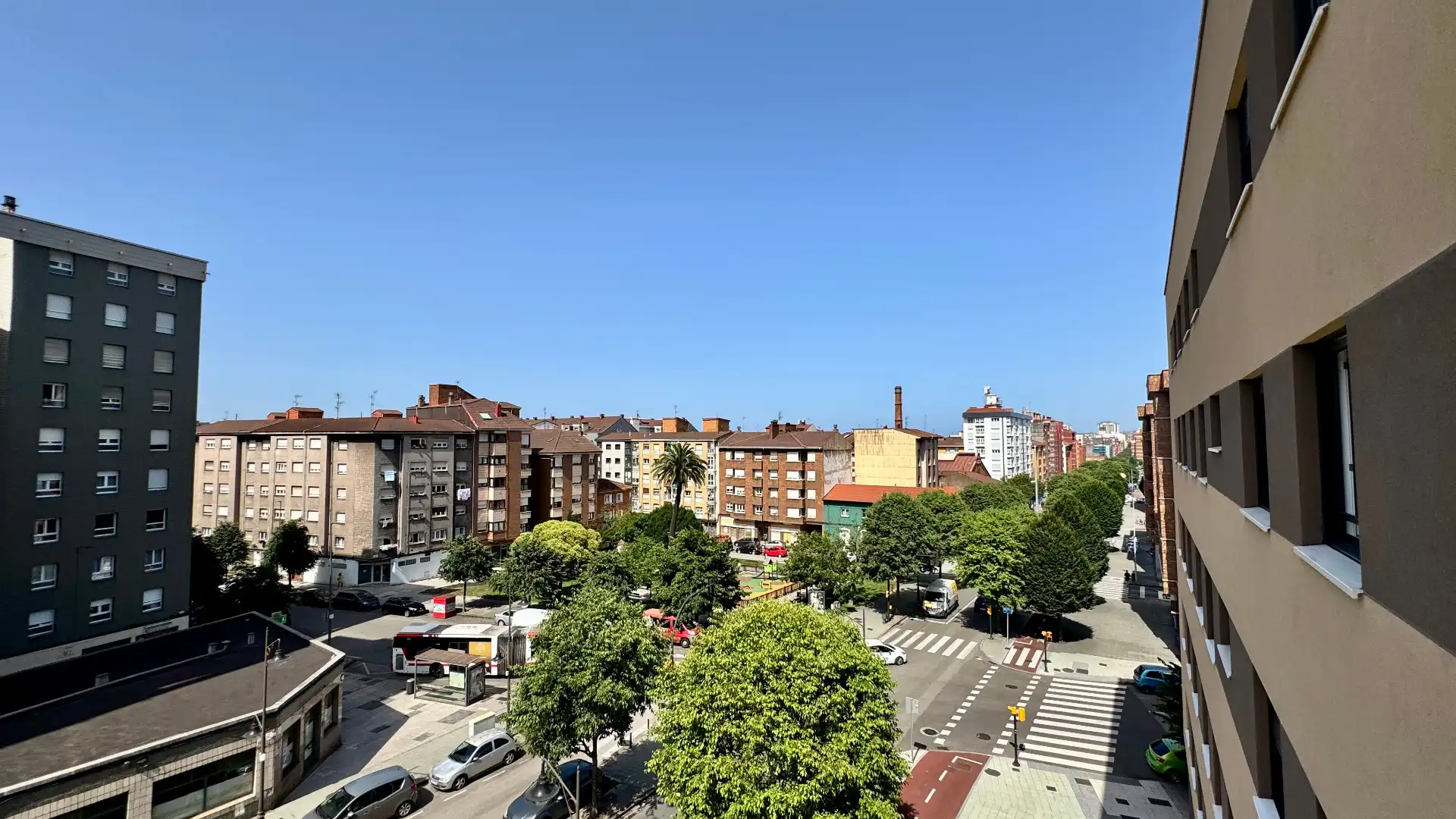 Vista exterior de Pis en venda en Gijón  amb Calefacció, Parquet i Terrassa