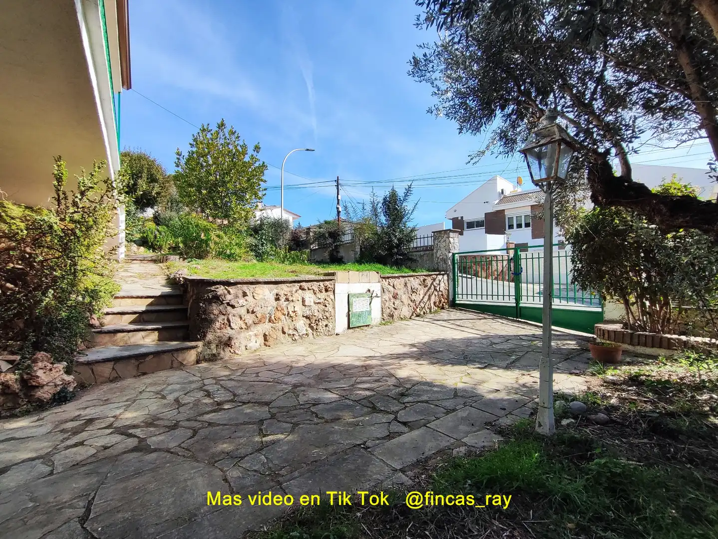 Vista exterior de Casa o xalet en venda en Caldes de Montbui amb Aire condicionat, Calefacció i Jardí privat