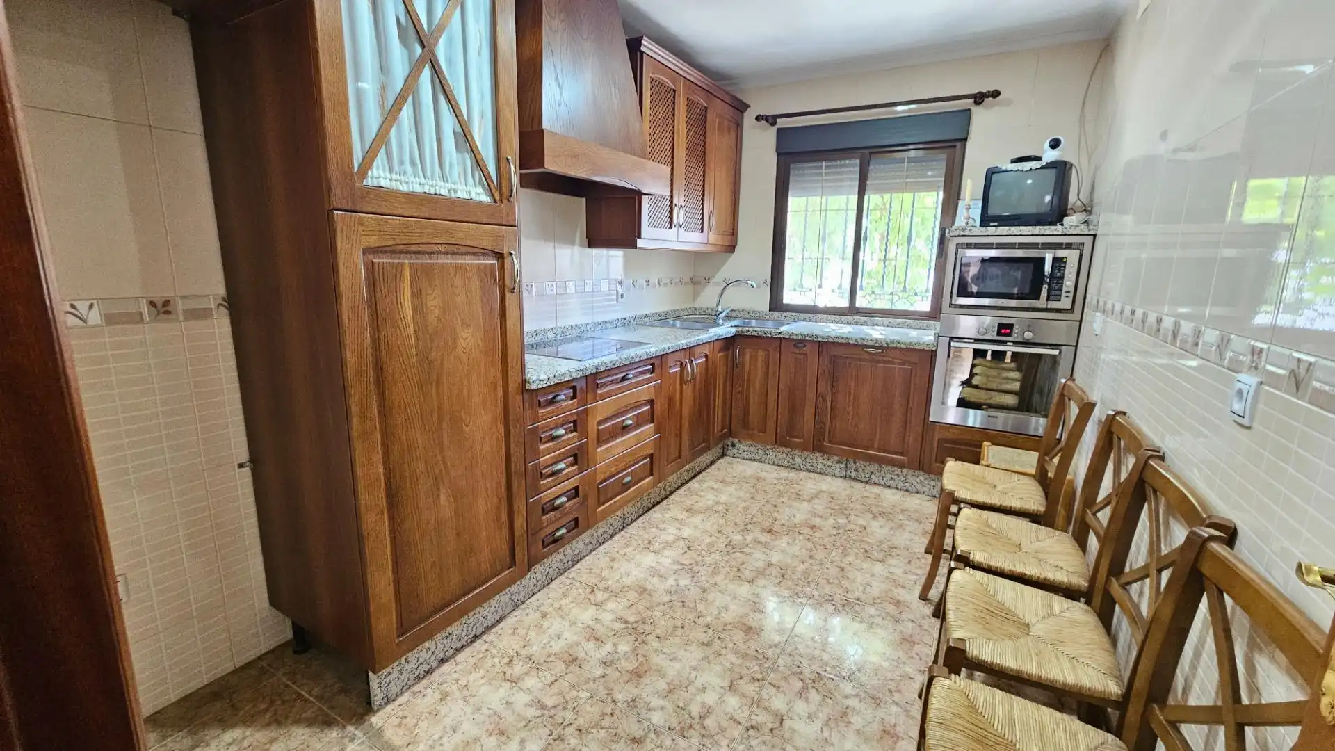 Cuina de Casa o xalet en venda en Córdoba amb Jardí privat, Terrassa i Piscina
