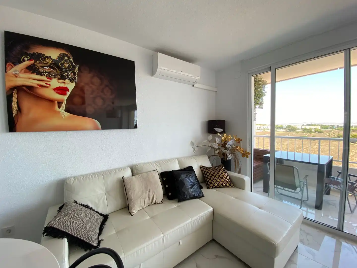 Wohnzimmer von Wohnungen zum Verkauf in Orihuela mit Klimaanlage, Terrasse und Schwimmbad