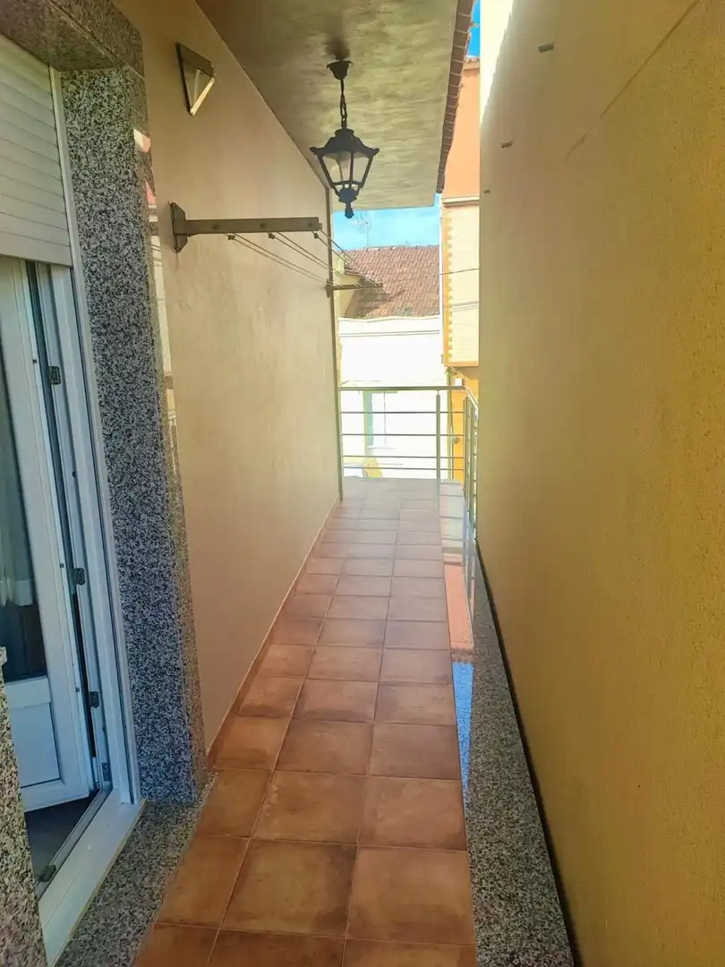 Terrassa de Casa adosada en venda en Boiro amb Terrassa, Moblat i Balcó