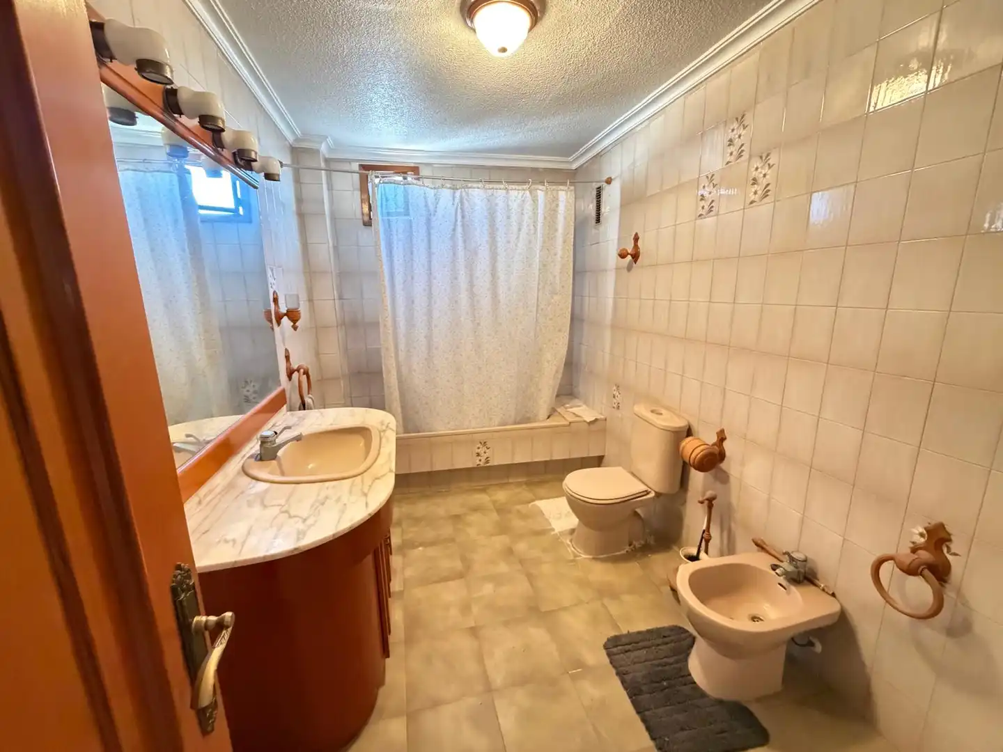 Bathroom of Flat for sale in Guardamar del Segura  with Terrace, Storage room and Furnished