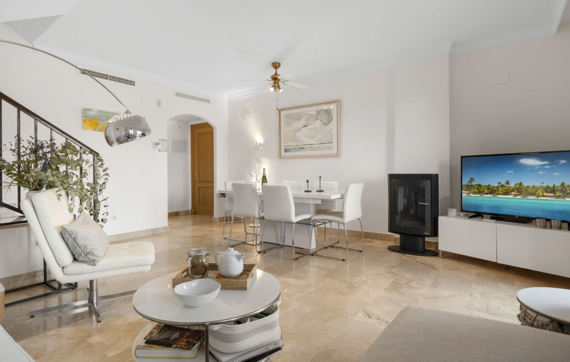 Sala d'estar de Dúplex en venda en Estepona amb Aire condicionat, Calefacció i Terrassa
