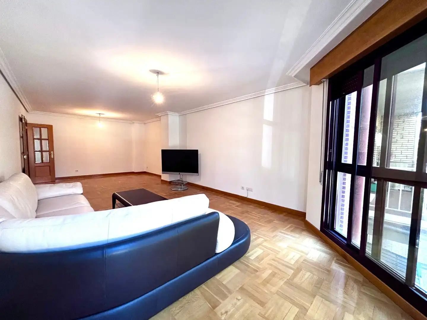 Sala d'estar de Pis en venda en Burgos amb Calefacció i Traster