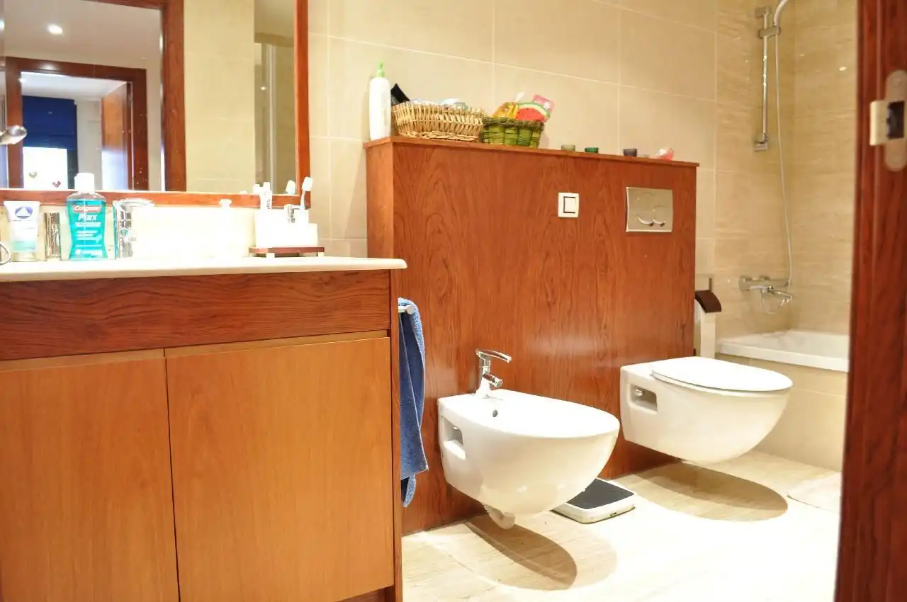 Baño de Apartamento en venta en Lleida con Aire acondicionado y Amueblado