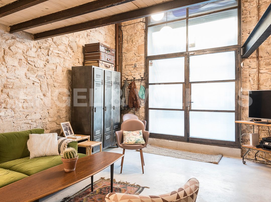 Living room of Apartment for sale in  Barcelona Capital  with Air Conditioner, Heating and Private garden