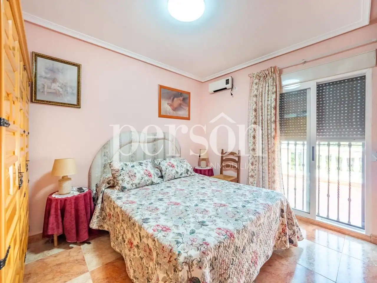Dormitori de Casa o xalet en venda en Manises amb Aire condicionat, Jardí privat i Terrassa