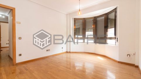Foto 3 de Piso en venta en Calle de Nicolás Sánchez, Pradolongo, Madrid Capital
