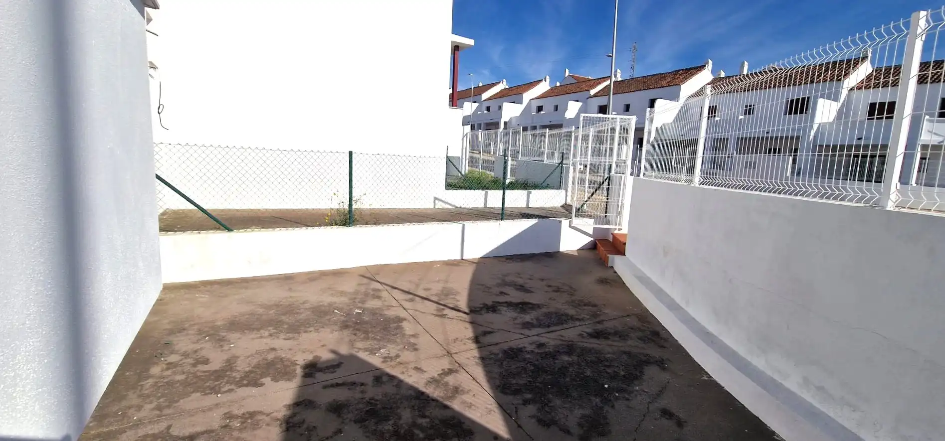 Terrasse von Einfamilien-Reihenhaus zum Verkauf in Cártama mit Privatgarten und Terrasse