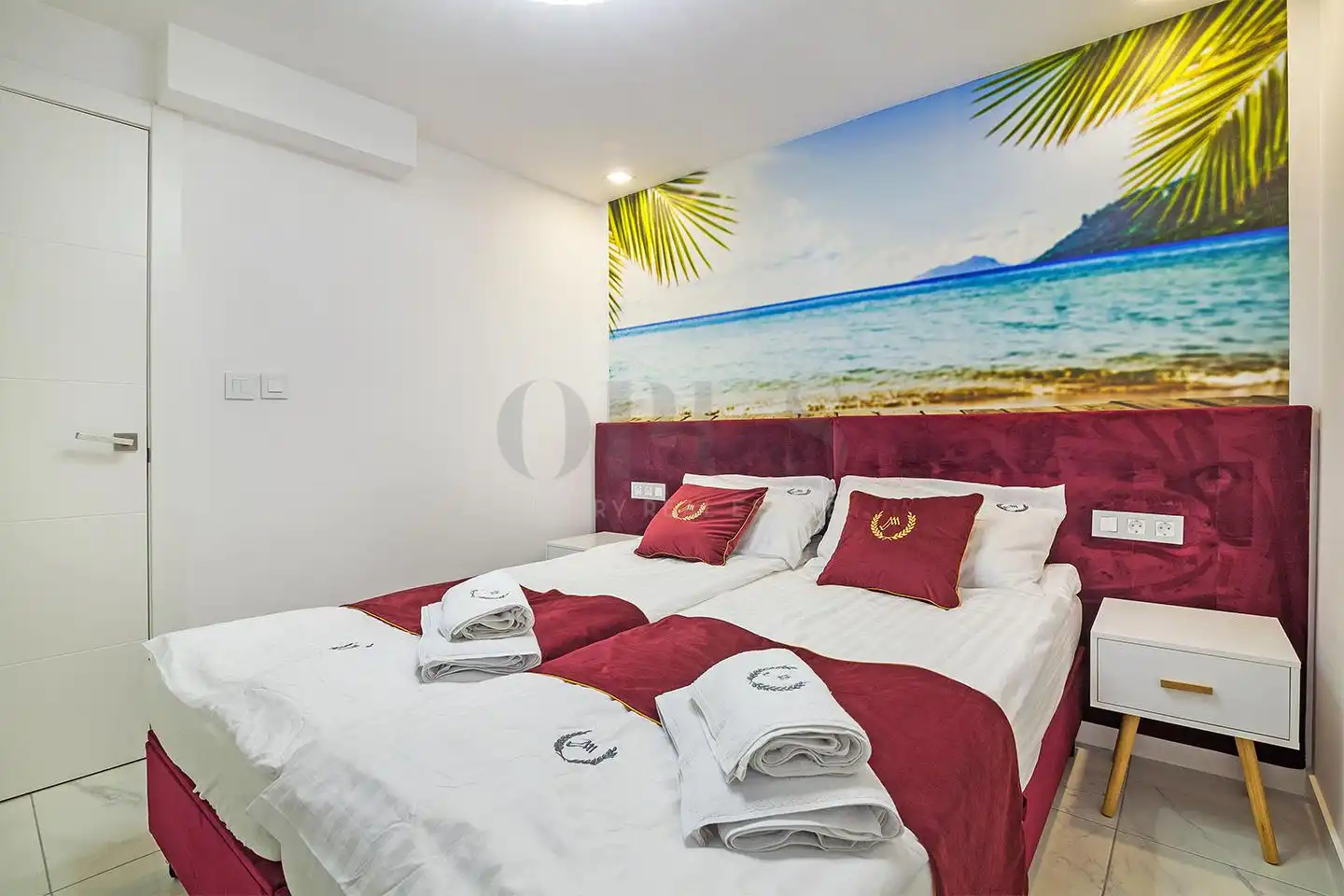 Dormitori de Apartament en venda en Adeje amb Terrassa, Moblat i Piscina comunitària