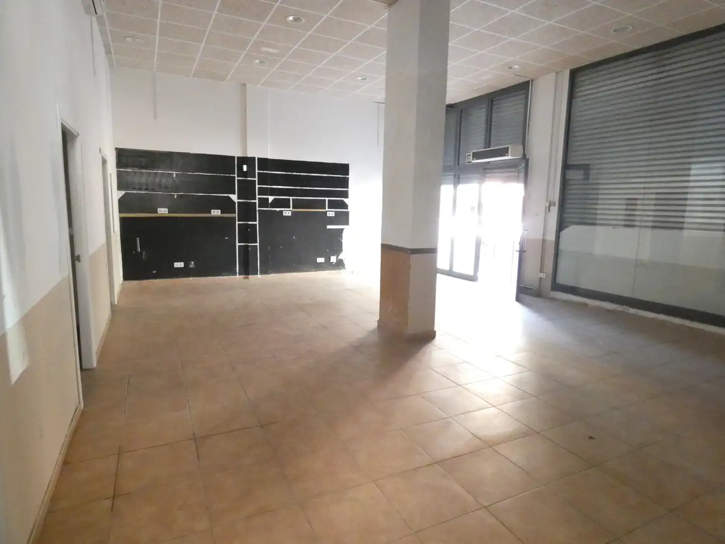 Commercial properties for rent in Cerdanyola del Vallès  with Air Conditioner