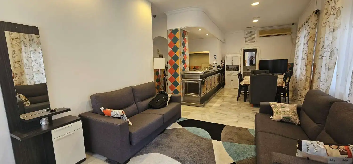 Sala d'estar de Apartament en venda en Fuengirola amb Aire condicionat, Calefacció i Moblat
