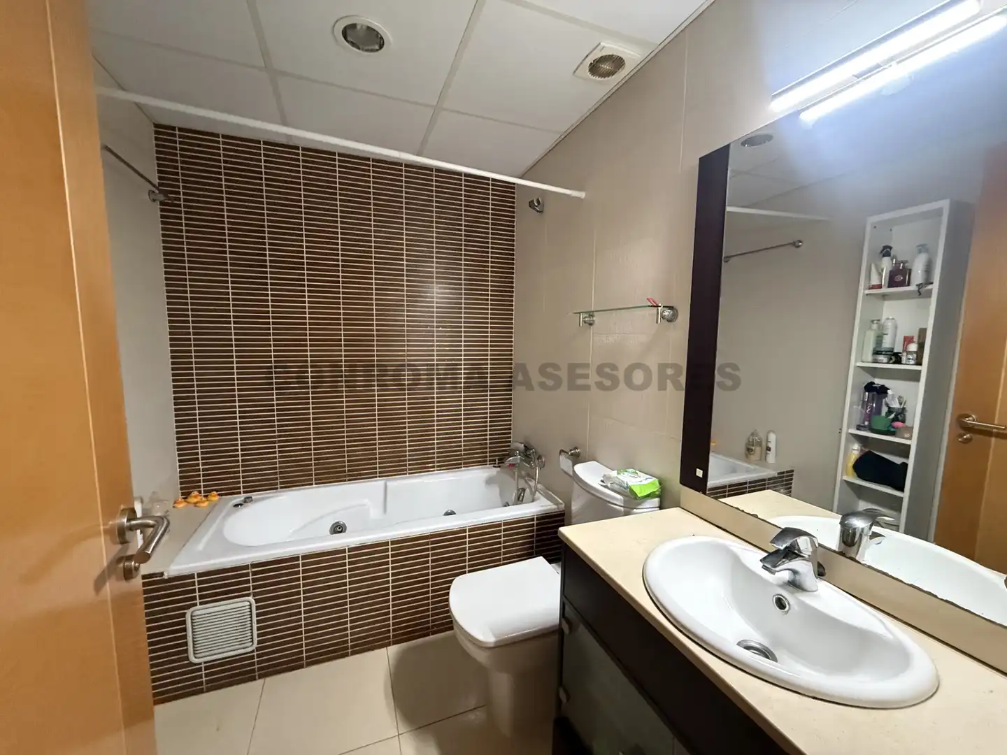 Baño de Piso en venta en Blanes con Calefacción