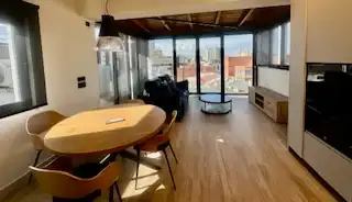 Dachboden zur Miete in Avenida República Argentina, 21, Centro Ciudad