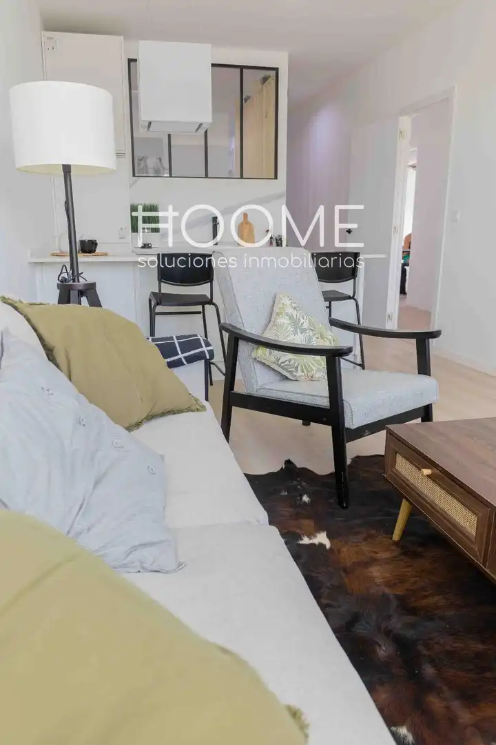 Living room of Flat for sale in San Sebastián de los Reyes  with Air Conditioner, Heating and Parquet flooring