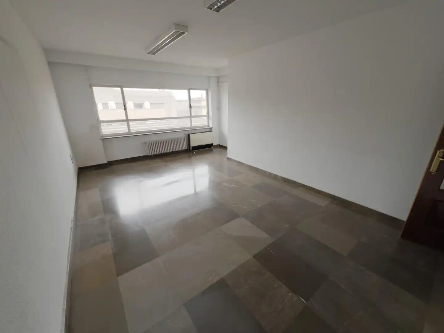 Wohnung zum Verkauf in Córdoba mit Klimaanlage und Terrasse