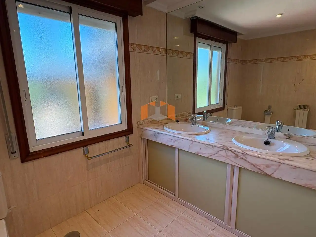Baño de Casa o chalet en venta en Vigo  con Calefacción, Jardín privado y Parquet
