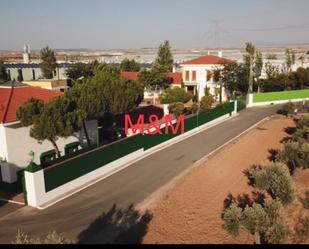 Casa o xalet en venda en  Toledo Capital amb Aire condicionat, Jardí privat i Parquet