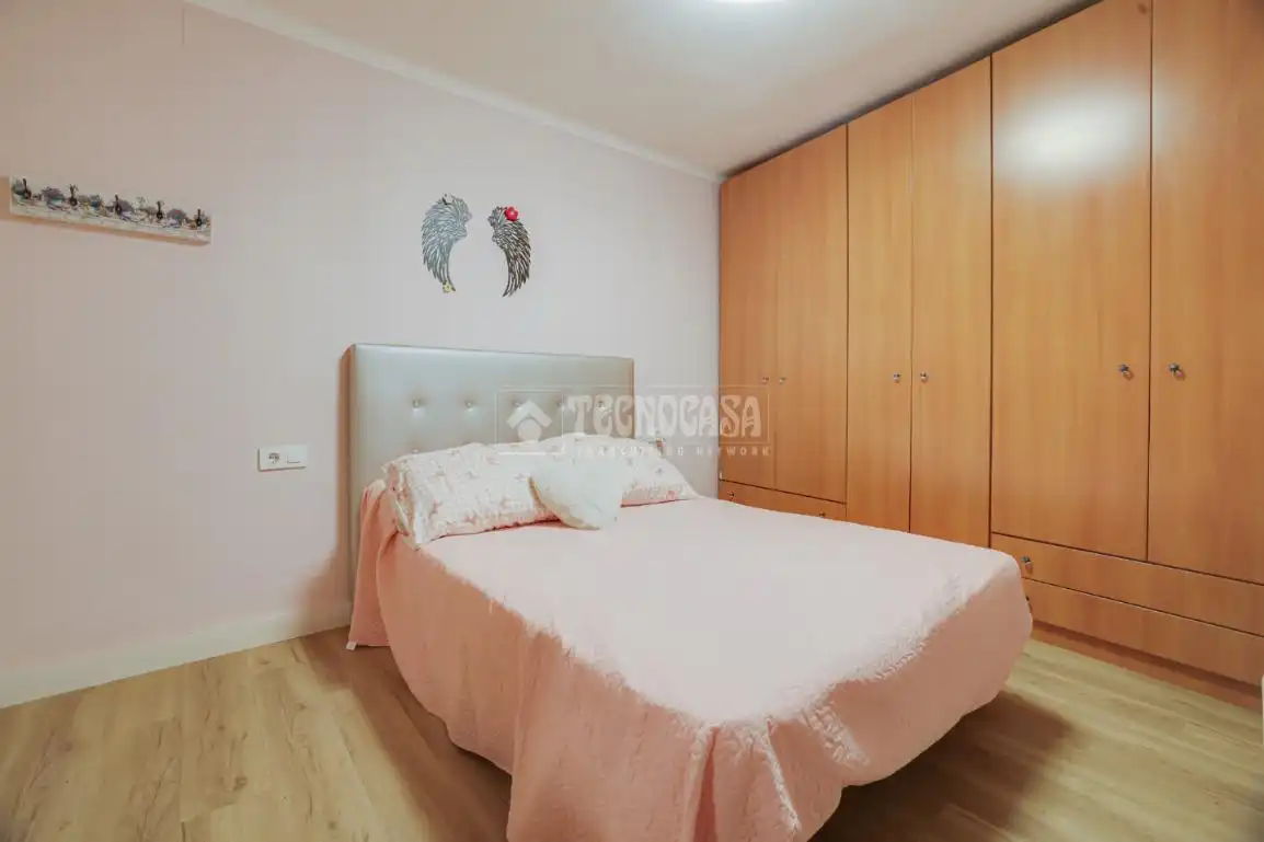 Dormitori de Pis en venda en Sant Feliu de Llobregat amb Calefacció