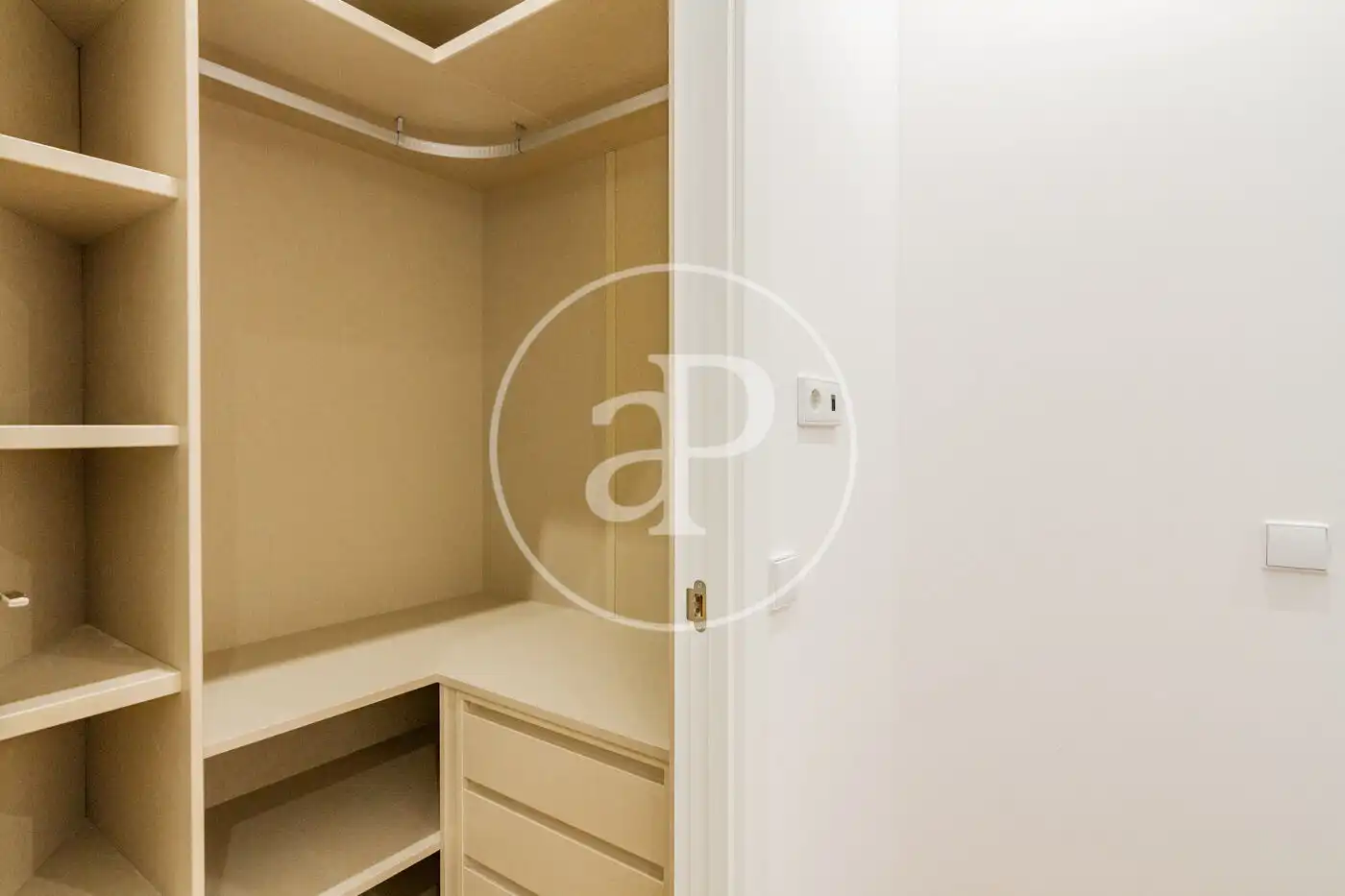 Bedroom of Flat for rent in Madrid  with Air Conditioner, Heating and Furnished